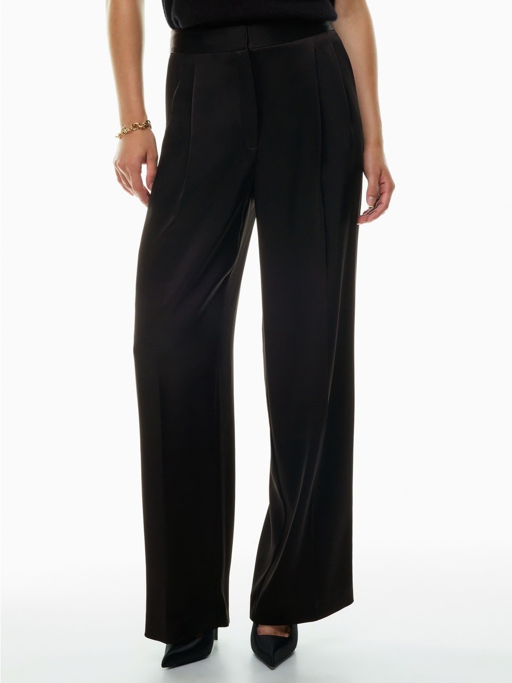 Aritzia pleated satin pant size 0